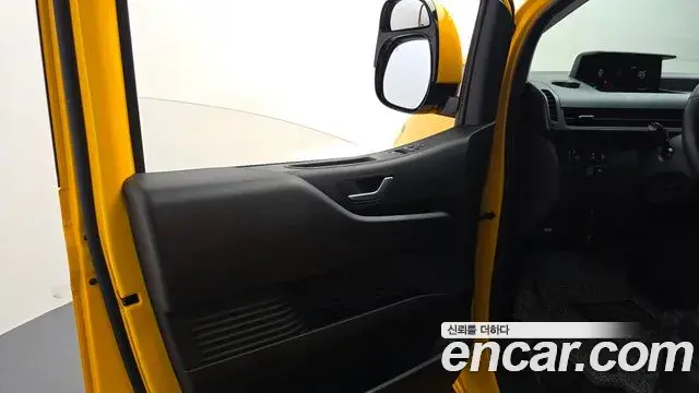 Hyundai Staria 2024 — Şəkil 3/32