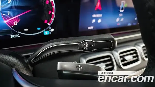 Mercedes-Benz GLE-Class 2025 — ფოტო 17/20