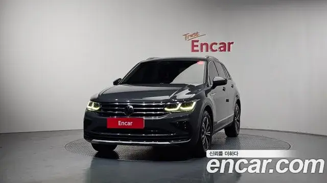 Volkswagen Tiguan 2021 — ფოტო 13/20