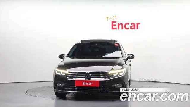 Volkswagen Passat GT 2022 — Şəkil 11/30