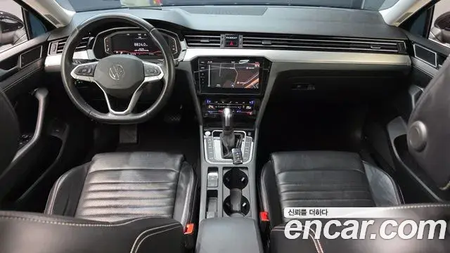 Volkswagen Passat GT 2022 — Şəkil 21/30