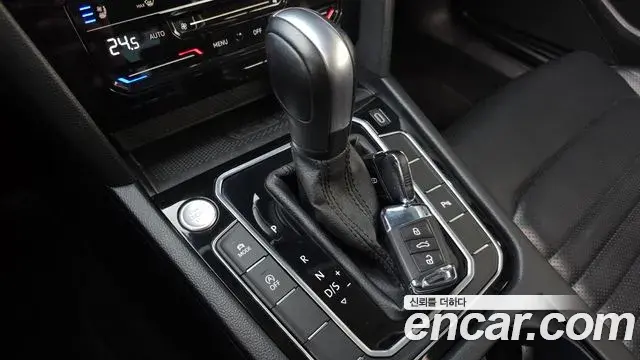 Volkswagen Passat GT 2022 — Şəkil 1/30