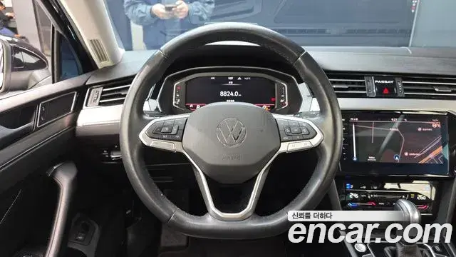 Volkswagen Passat GT 2022 — Şəkil 23/30