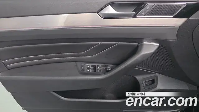 Volkswagen Passat GT 2022 — Şəkil 10/30