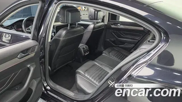 Volkswagen Passat GT 2022 — Şəkil 2/30