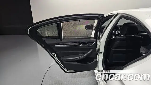 BMW 5 Series 2019 — Photo 5/31