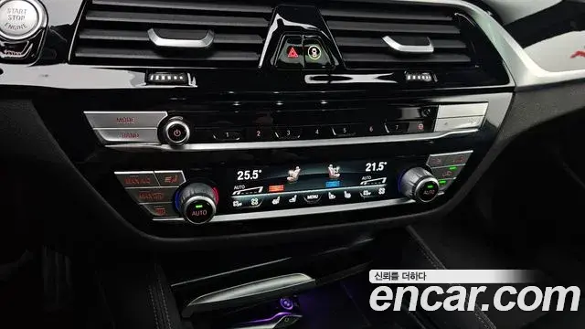 BMW 5 Series 2019 — Photo 27/31