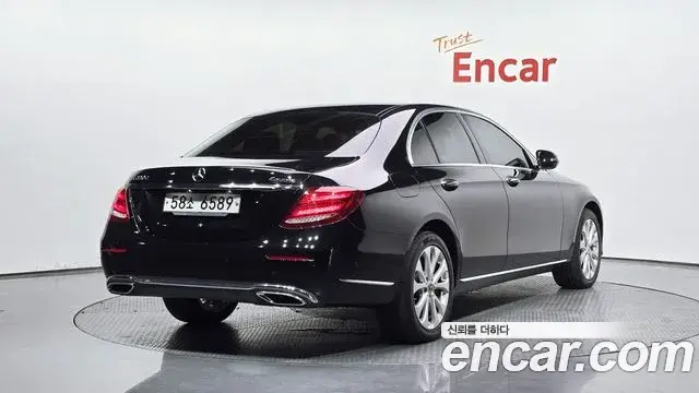 Mercedes-Benz E-Class 2019 — ფოტო 6/30
