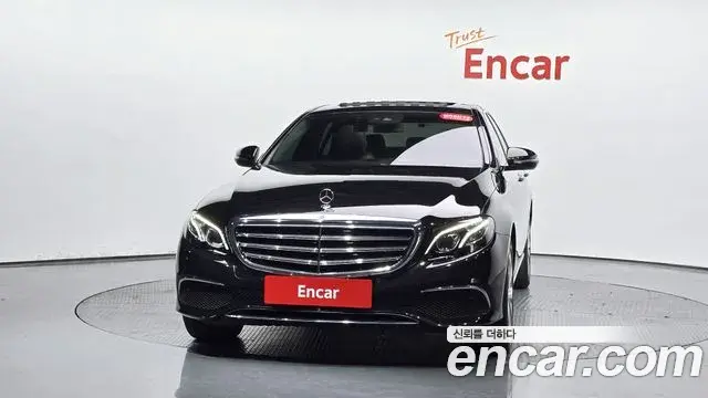 Mercedes-Benz E-Class 2019 — ფოტო 16/30