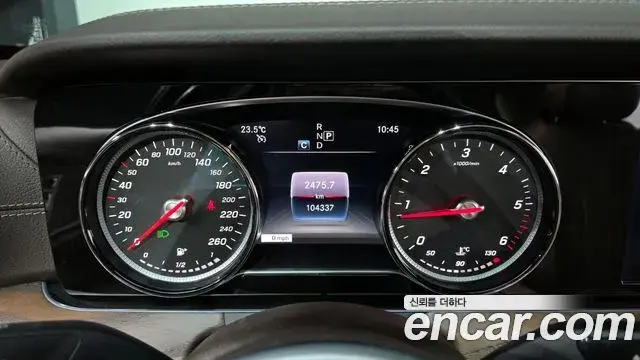 Mercedes-Benz E-Class 2019 — ფოტო 26/30