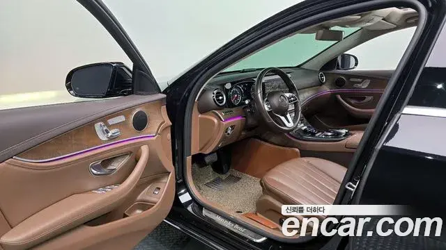 Mercedes-Benz E-Class 2019 — ფოტო 12/30