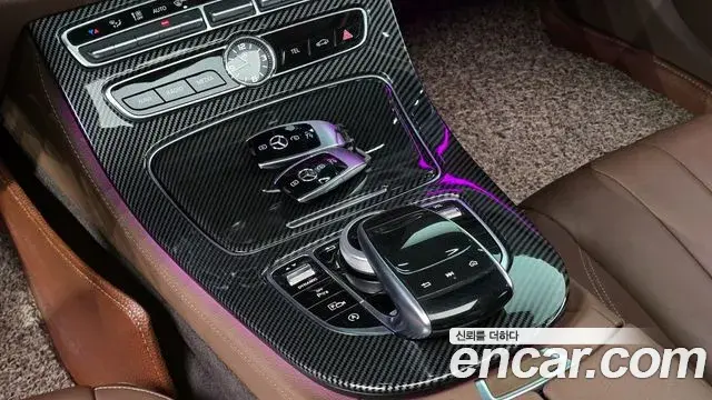 Mercedes-Benz E-Class 2019 — ფოტო 13/30