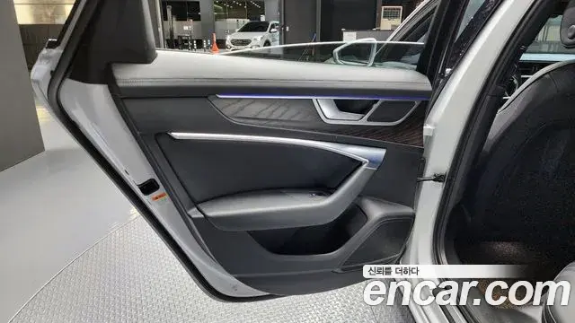 Audi A6 2022 — Şəkil 30/35