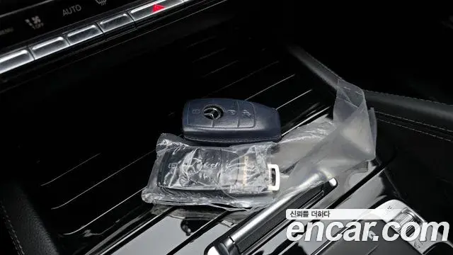 Mercedes-Benz GLE-Class 2021 — ფოტო 2/36