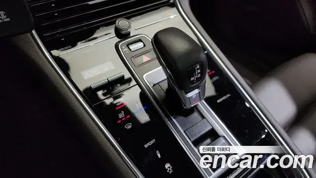 Porsche Panamera 2018 — Фото 9/20