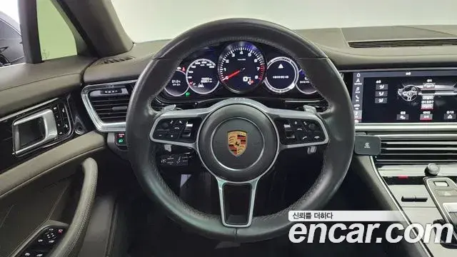 Porsche Panamera 2018 — Фото 14/20