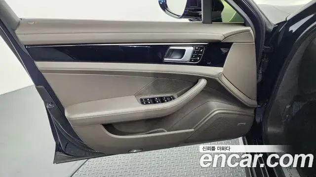 Porsche Panamera 2018 — ფოტო 8/35