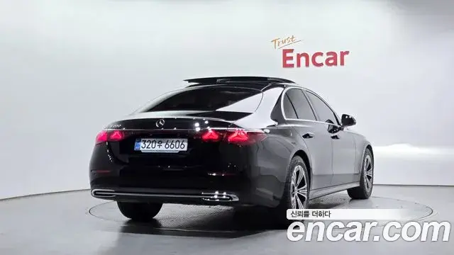 Mercedes-Benz E-Class 2025 — Фото 2/20