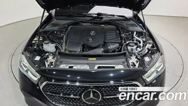 Mercedes-Benz E-Class 2025 — Фото 6/20