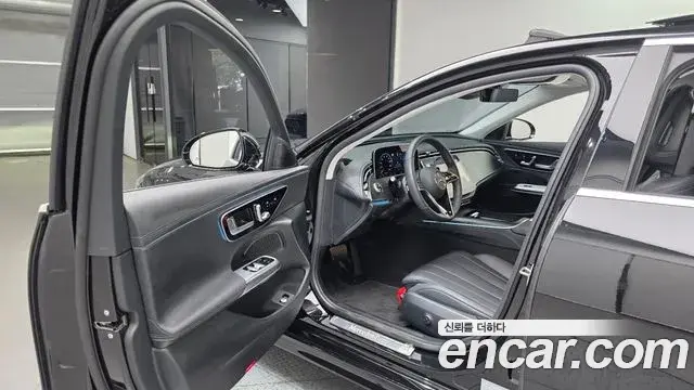 Mercedes-Benz E-Class 2025 — Фото 10/20