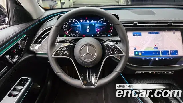 Mercedes-Benz E-Class 2025 — Фото 12/20