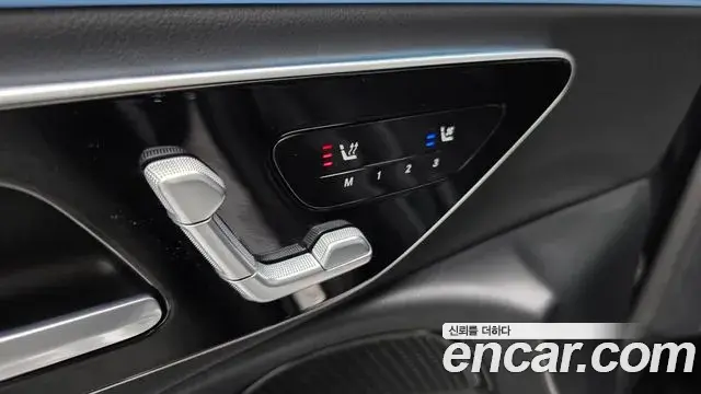 Mercedes-Benz E-Class 2025 — Фото 18/20