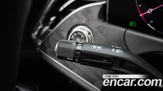 Mercedes-Benz E-Class 2025 — Фото 19/20