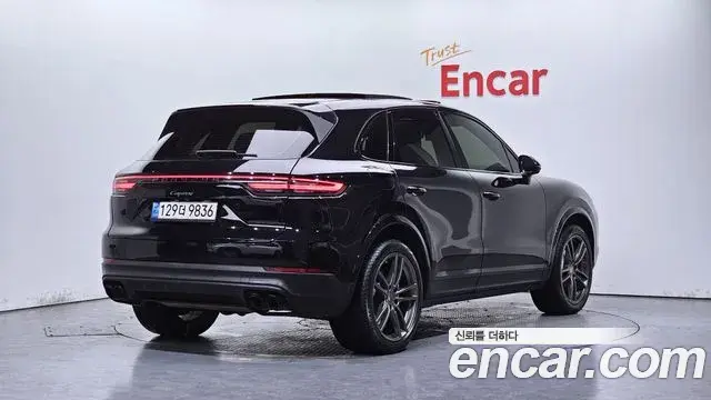 Porsche Cayenne 2020 — Фото 2/20