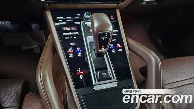 Porsche Cayenne 2020 — Фото 9/20