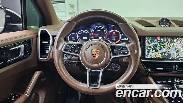 Porsche Cayenne 2020 — Фото 13/20