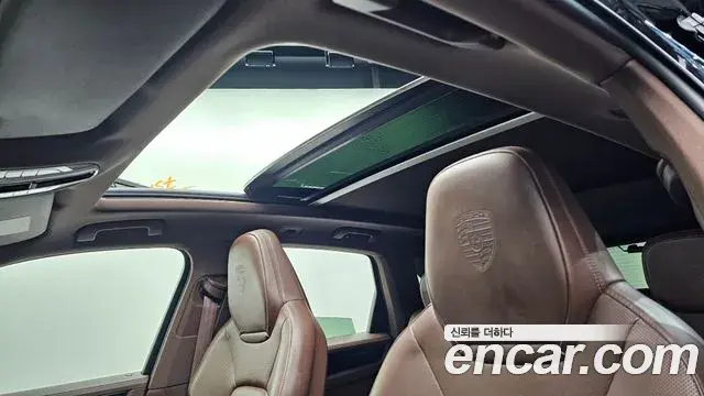 Porsche Cayenne 2020 — Фото 19/20