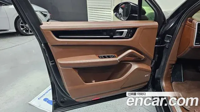 Porsche Cayenne 2020 — Şəkil 1/31