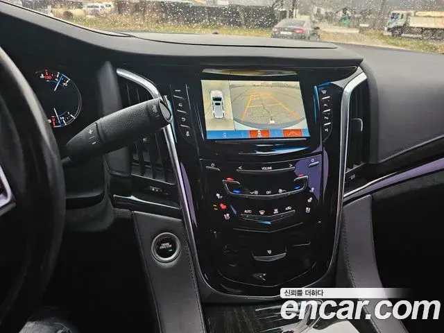 Cadillac Escalade 2018 — Şəkil 2/20