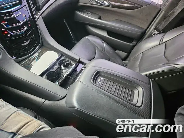 Cadillac Escalade 2018 — Şəkil 18/20