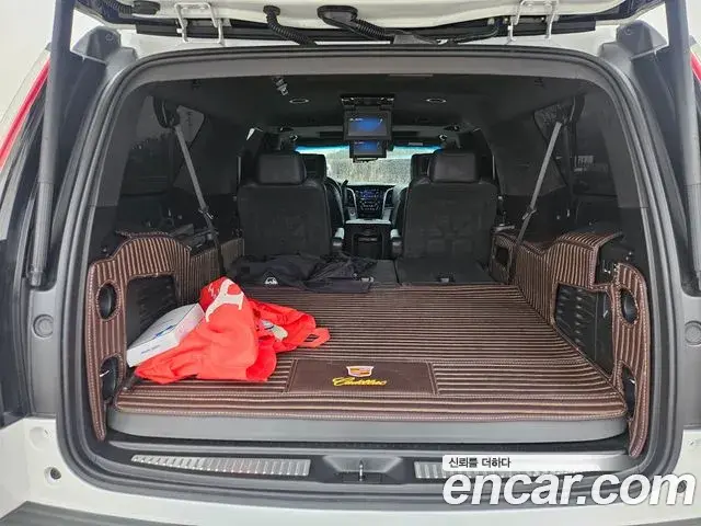Cadillac Escalade 2018 — Şəkil 10/20