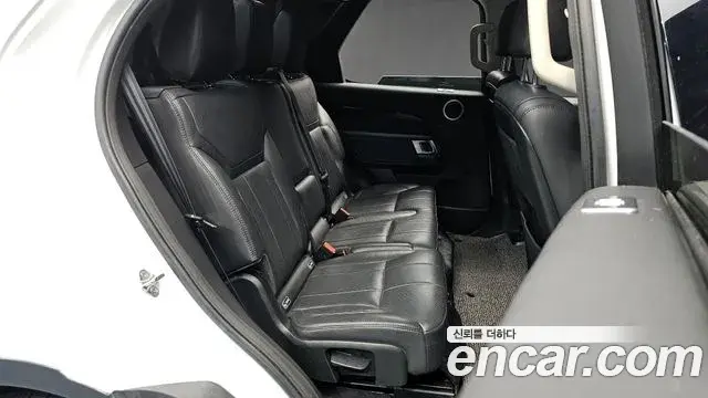 Land Rover Discovery 5 2018 — ფოტო 8/20