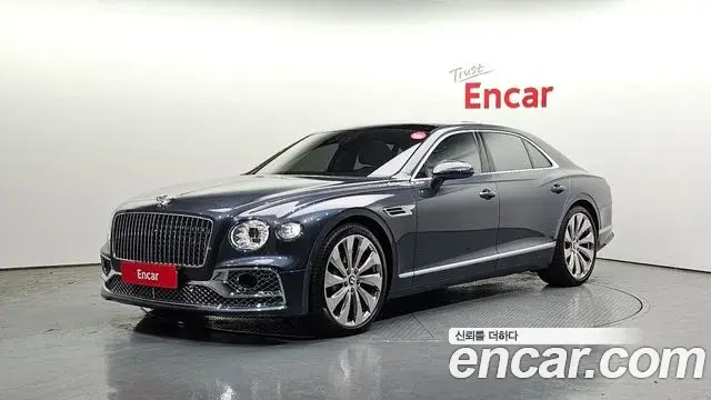 Bentley Flying Spur 2022 — ფოტო 8/20