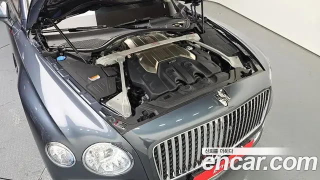 Bentley Flying Spur 2022 — ფოტო 10/20