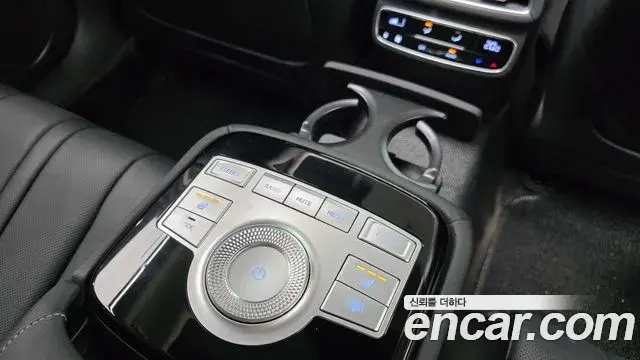 Genesis G80 2020 — ფოტო 19/37