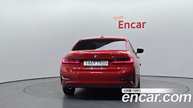 BMW 3 Series 2019 — Şəkil 28/35