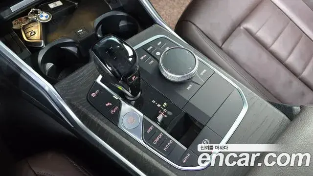 BMW 3 Series 2019 — Şəkil 31/35