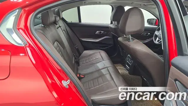BMW 3 Series 2019 — Şəkil 8/35