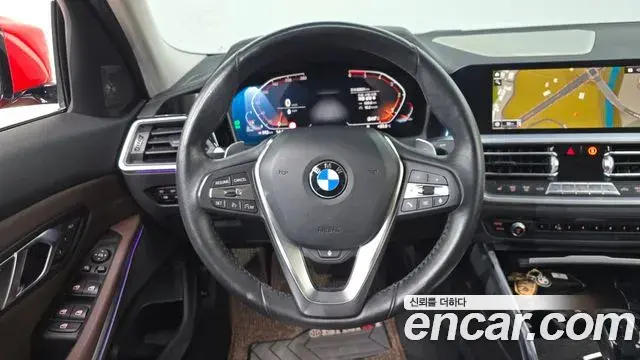 BMW 3 Series 2019 — Şəkil 32/35