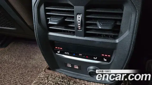 BMW 3 Series 2019 — Şəkil 22/35