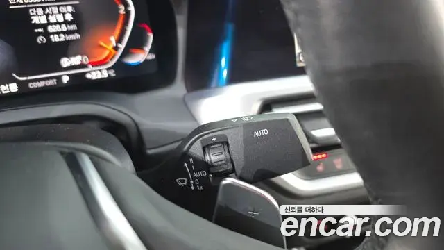 BMW 3 Series 2019 — Şəkil 9/35