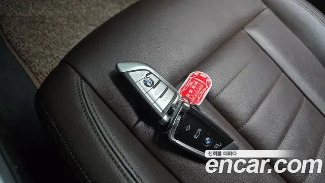 BMW 3 Series 2019 — Şəkil 25/35
