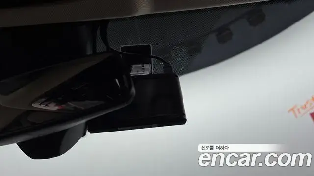 BMW 3 Series 2019 — Şəkil 20/35