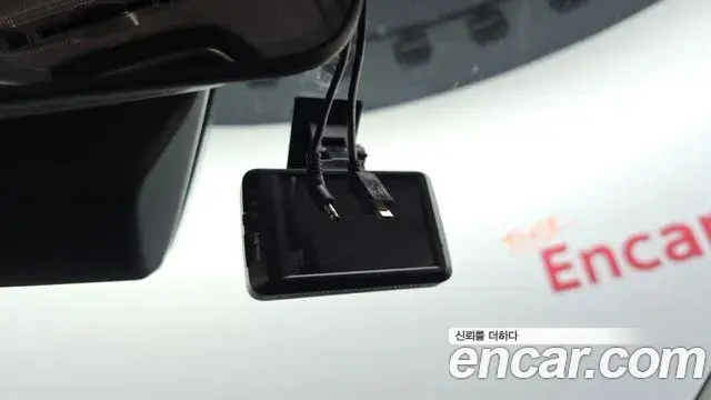 Hyundai Kona Hybrid 2023 — ფოტო 28/33