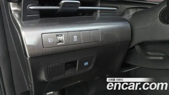 Hyundai Kona Hybrid 2023 — ფოტო 25/33