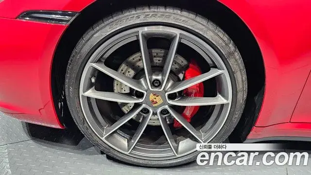 Porsche 911 2021 — ფოტო 7/30